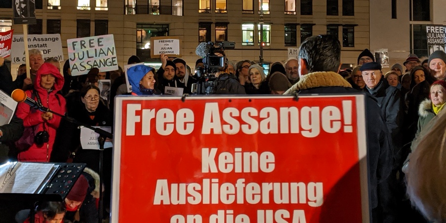 AssangeDemo_11.12.19