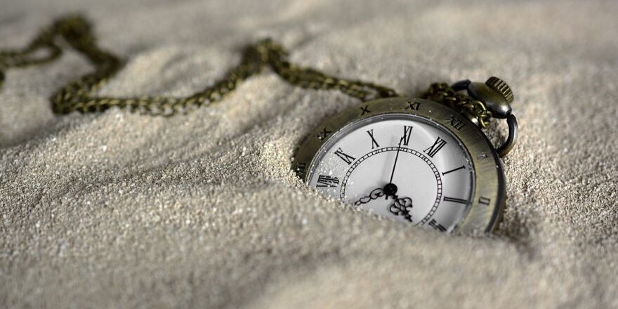 pocket-watch-g1dea40a2f_1280-thegem-blog-default