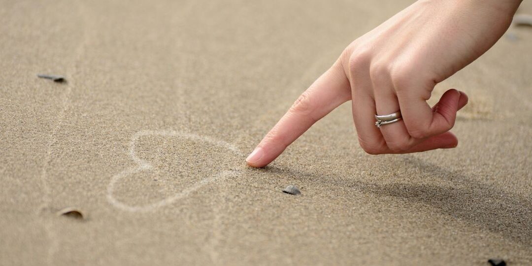 hand-g73dda3904_1920-thegem-blog-default