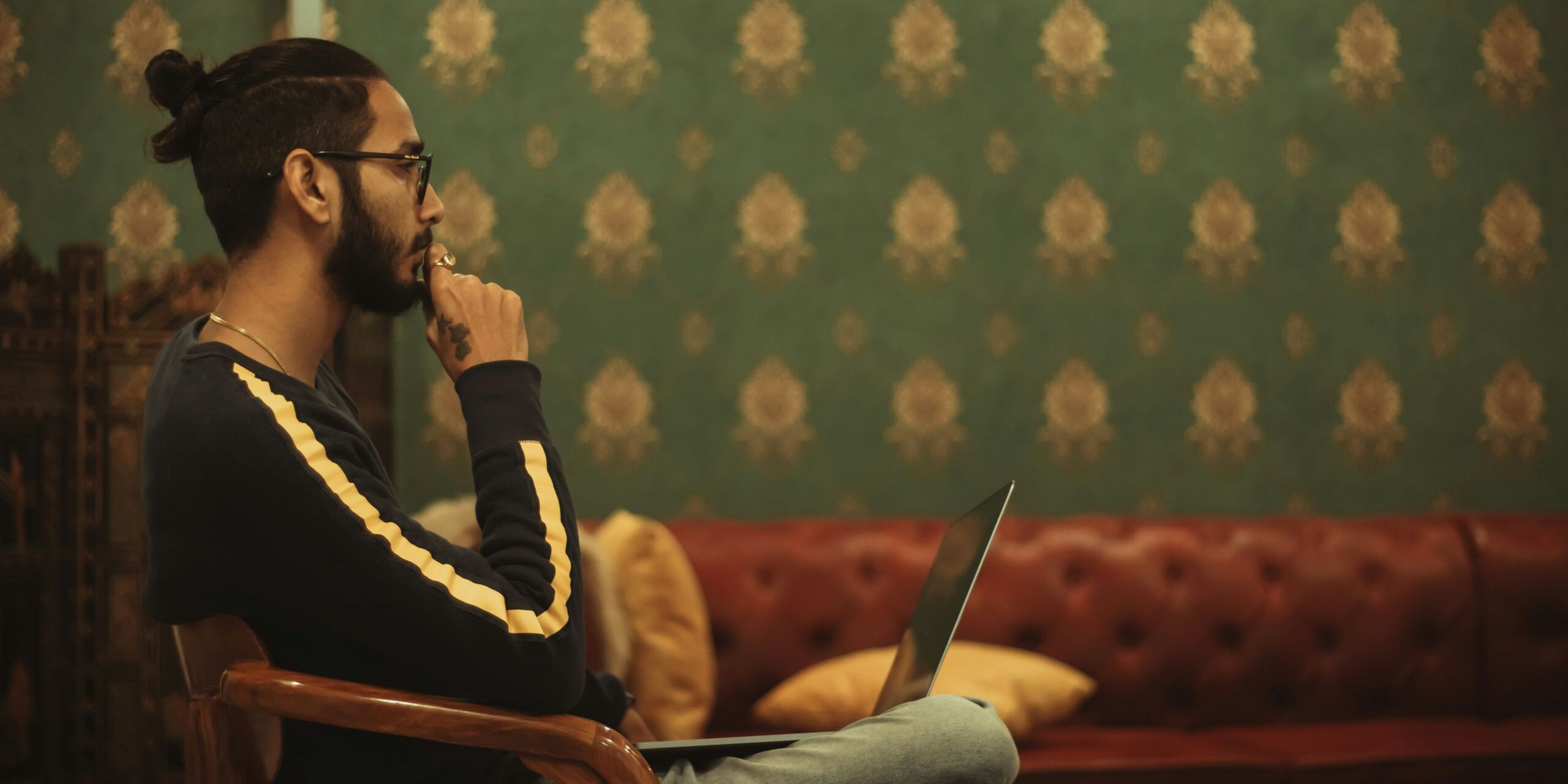 dollar-gill-R1lBOCUNHRU-unsplash-scaled