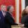 Wladimir Putin und Steve Witkoff beim Handschlag